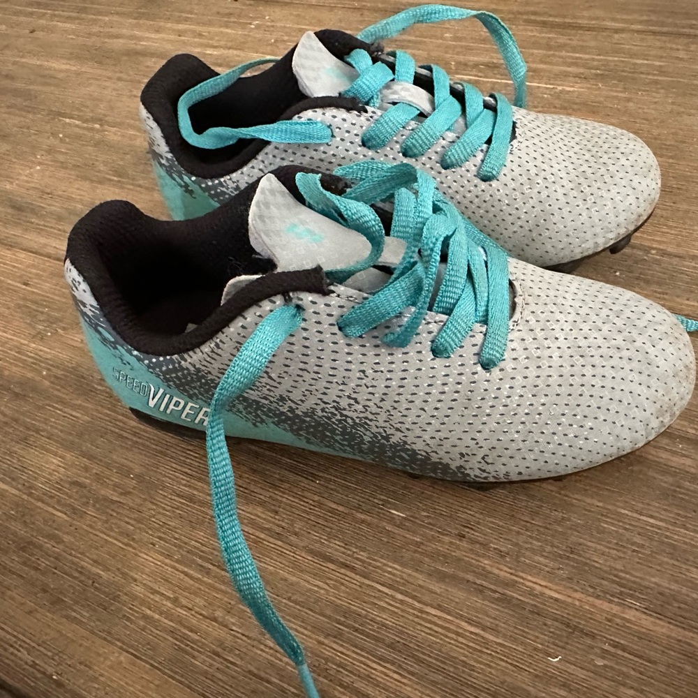 Boys soccer shoes size 9